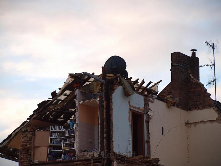 Hausexplosion Bruehl bei Koeln Pingsdorferstr P394.JPG